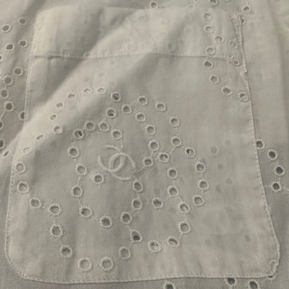 A CHANEL SHORT SLEEVE EYELET WHITE BLOUSE - Picture 9 of 10